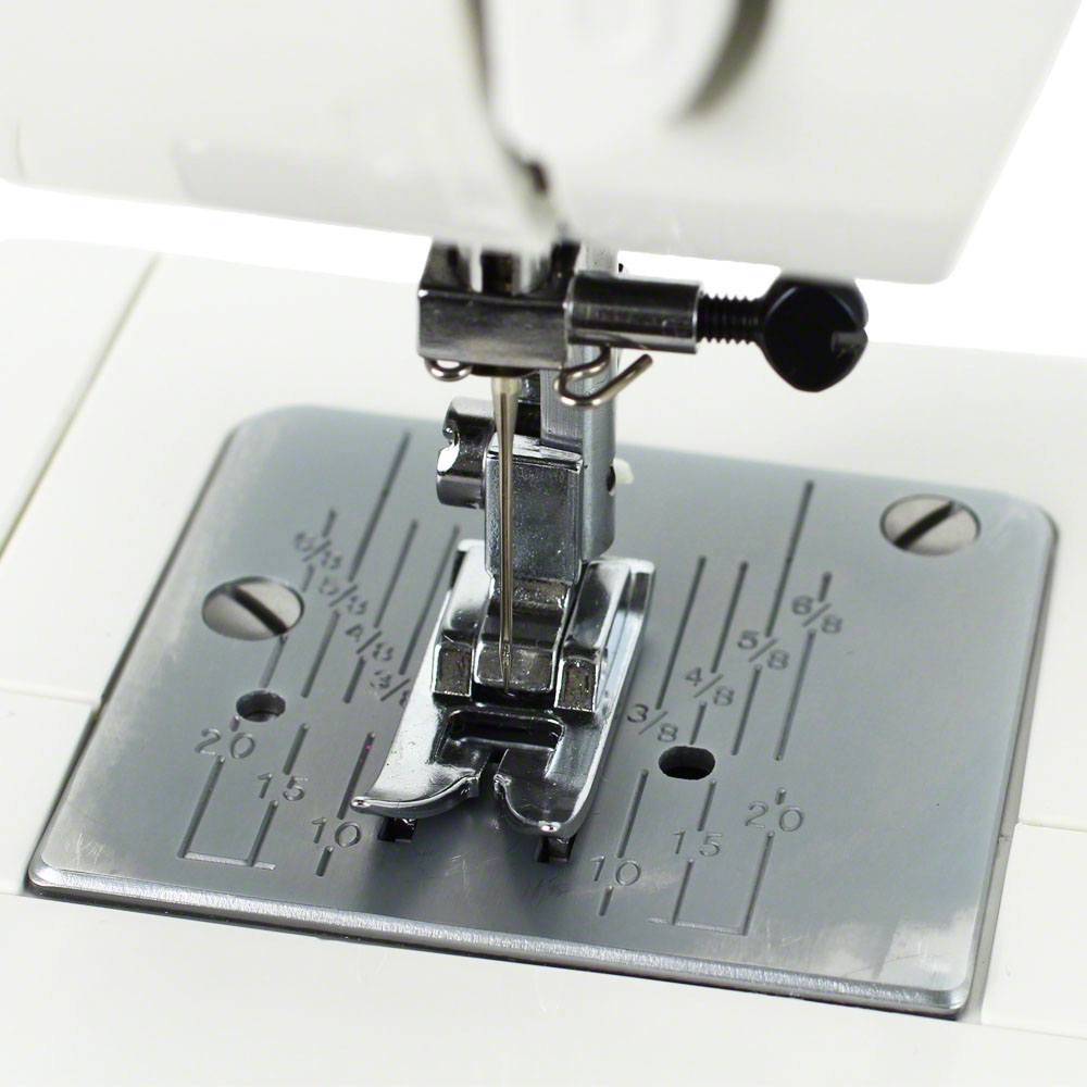 Janome 2212 Mechanical Sewing Machine with FREE Bundle